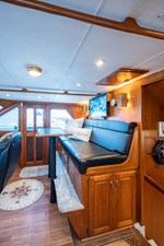 JUST DIVINE 44 61_tollycraft_just_divine_pilothouse11