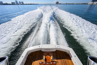 WASABI 35 76_viking_eb_wasabi_cockpit_13