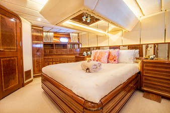 ALDONZA 22 Master Stateroom
