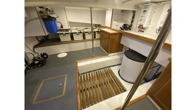 Mikelson 57 Luxury Sportfisher 27 