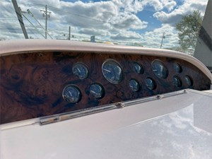 1998 Sea Ray 330 DA 11 