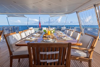 NAMASTE 35 Bridge Deck Dining