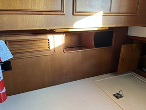 LIO KAI 8 Galley storage