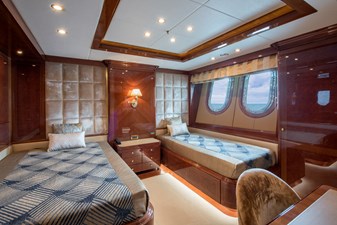 RHINO 4 5. Rhino twin cabin