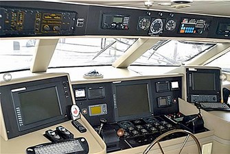 MON SHERI  13 Pilothouse