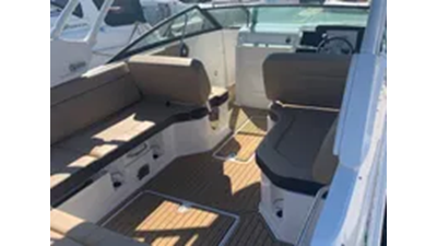 2024 Sea Ray SDX 250 Outboard 8 