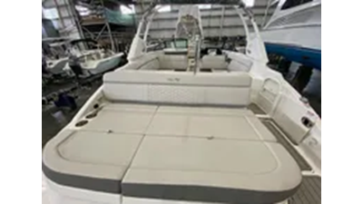 2024 Sea Ray 270 Sundeck Outboard 14 