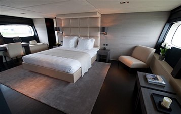 LATITUDE 3 Master Stateroom
