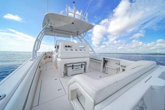 Intrepid 327 Center Console 29 32' Intrepid -6