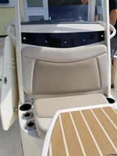 2018 Boston Whaler Dauntless 240 15 16