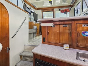 - 19 20_ 2001 38ft Mediterranean Convertible FRIDAYS 4 REEL 