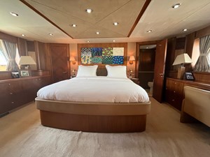MAJOR AFFAIR 32 Sunseeker 90 Yacht Lower Deck Master Cabin