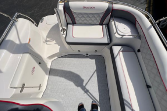2022 Splendor 240 Platinum 40 41