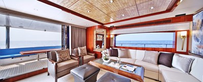 JOHNSON 80' FLYBRIDGE W/HYDRAULIC PLATFORM  2 Salon looking to port  