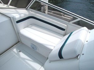 1999 Contender 35 Express Side Console 11 12