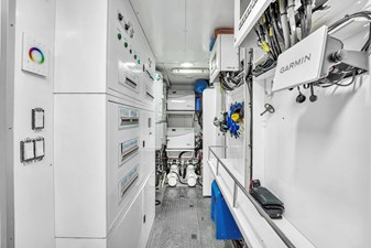 Ferretti Yachts Custom Line 94 105 