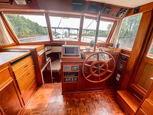 TALLULAH 28 Helm