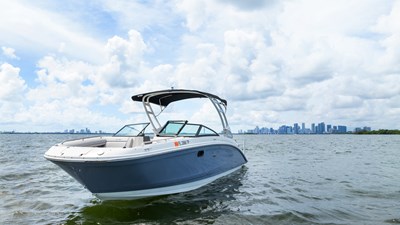 Sea Ray SDX 270 Outboard 2 02