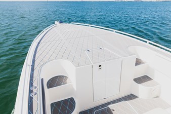 Fountain 38 Center Console 4 731A4083