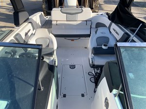 2021 CHAPARRAL 267 SSX 12 13.aft view