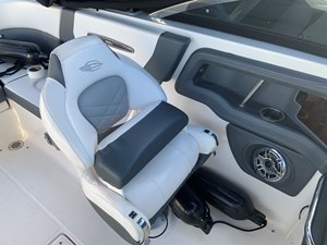 2021 CHAPARRAL 267 SSX 8 09.pass seat