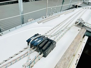 2000 Beneteau 311 43 