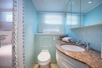 SOVEREIGN 34 Ensuite Head