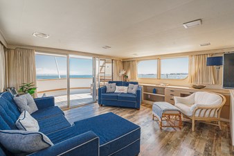 1984 Burger Raised Pilothouse 15 Salon looking to Port Aft