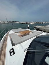 Sunseeker 74 Sport Yacht 9 Forward Seating