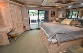 2001 Norris Yachts 85x18 Houseboat 32 