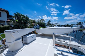 PIVOT 17 97_marlow_pivot_flybridge_aft_deck_3