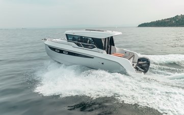 - 0 1_2023 30ft Vento Yachts V30 Weekender_single engine photos