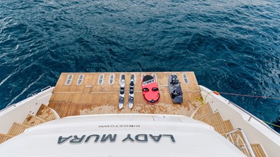 LADY MURA 12 8Yacht_ladymura_Superyacht_IYC_watertoys