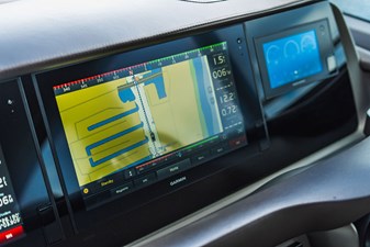 Endeavor 82 DSC06558