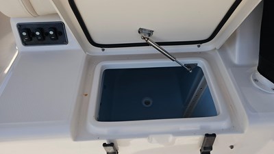 2016 Grady-White Express 330 24 