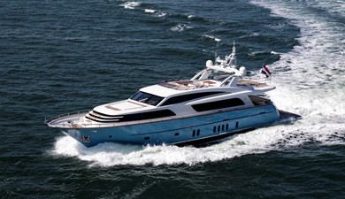 HELGA 2 VAN_DER_VALK_Raised_Pilothouse_Helga_exterior_04