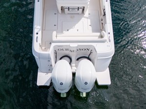 Intrepid 327 Center Console 21 32' Intrepid _ Drone-27