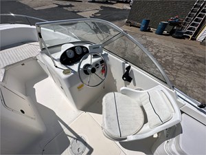 2001 Sea Hunt Escape 200 20 