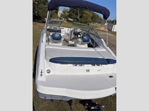 19' Rinker 2012 196 Captiva 8 