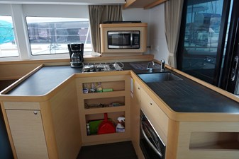 YACHTMANN.COM 3 2017 Lagoon 42 YACHTMANN For Sale 6