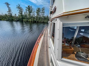 TALLULAH 69 Starboard Deck Aft