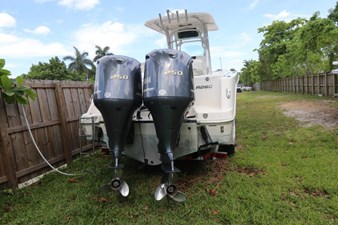 - 9 10_2017 26ft Robalo R260