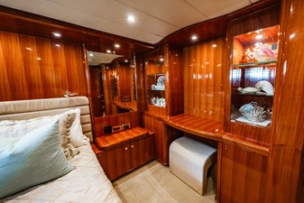 SOUTHERN BELLE 29 Stbd. Guest Cabin