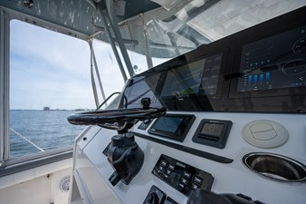 Hung Over 12 helm-3