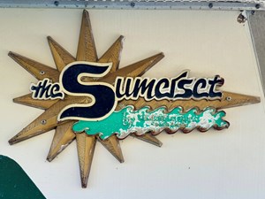 77 Sumerset 14 x 58 Aluminum Hull with Catwalks 97 