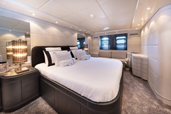 LAUREN V 6 LAUREN V-MASTER CABIN 2