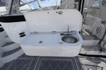 - 14 15_2019 47ft Intrepid 475 Sport Yacht