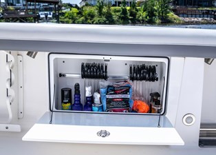 2018 Everglades 435 Center Console 25 