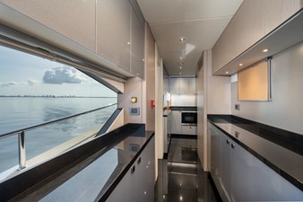 EOS 39 GALLEY PANTRY 