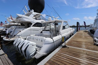 - 6 7_2019 47ft Intrepid 475 Sport Yacht